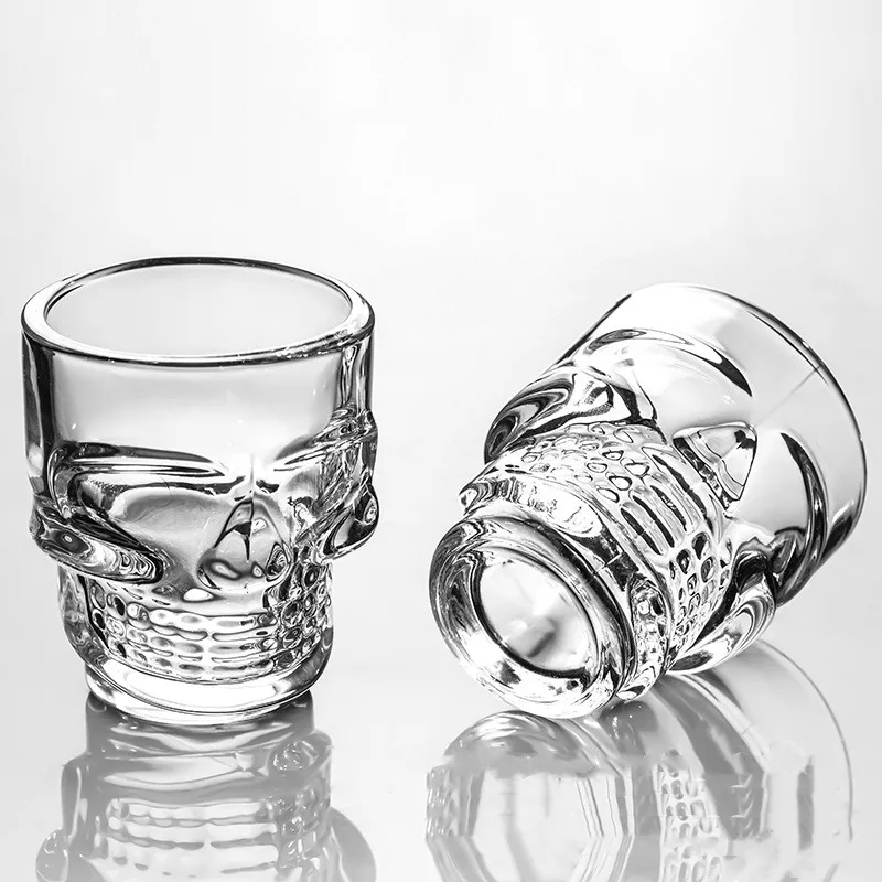Verre à Shot tête de crâne, 1/ - Wine To Beer To Liquor avis et prix