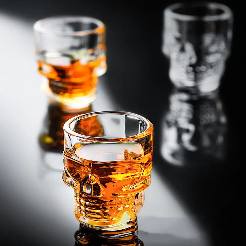 Verre à Shot tête de crâne, 1/ - Wine To Beer To Liquor avis et prix